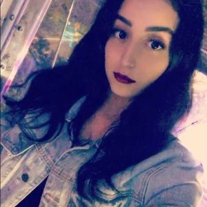 Meet your Posher, Ismene